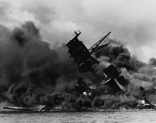 1024px-The_USS_Arizona_(BB-39)_burning_after_the_Japanese_attack_on_Pearl_Harbor_-_NARA_195617_-_Edit copy.jpg