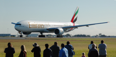 A6-EMV_Boeing_777-31H_Emirates_'Germany_World_Cup_2006'_livery_(7155983321).jpg