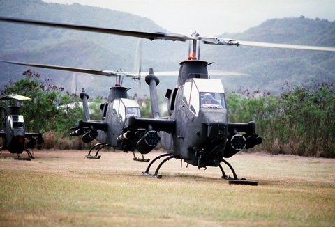 AH-1_Cobra_DF-ST-85-09827.jpg