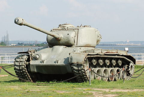 1280px-Tanks_at_the_USS_Alabama_-_Mobile,_AL_-_001.jpg