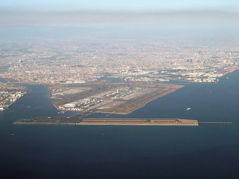 1280px-Tokyo_International_Airport_Airfield.jpg